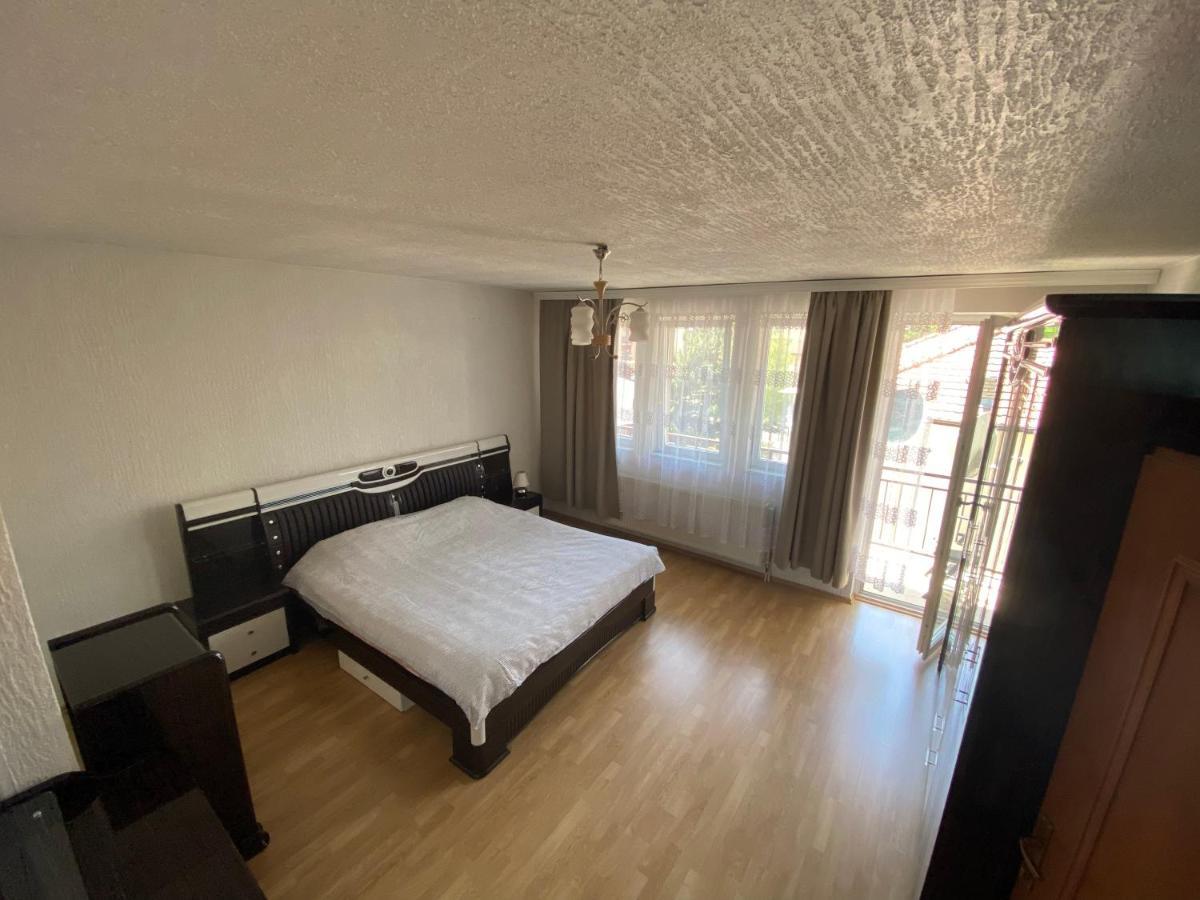 Cima Apartment Prishtine Bagian luar foto