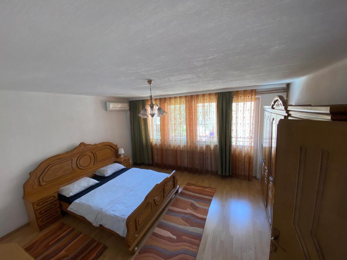 Cima Apartment Prishtine Bagian luar foto