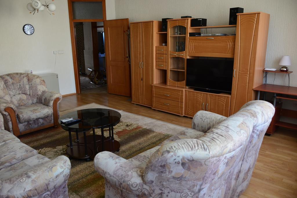 Cima Apartment Prishtine Bagian luar foto
